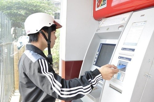 Rút tiền từ thẻ ATM Agribank