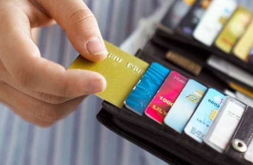 Sử dụng thẻ tín dụng Vietinbank để thanh toán và chi tiêu thoải mái