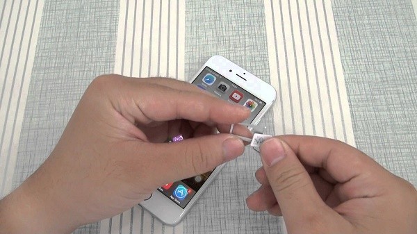 Hướng dẫn cách tháo sim iPhone 6