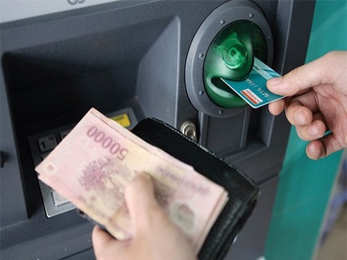 Cách rút tiền qua thẻ tại cây ATM được sử dụng phổ biến